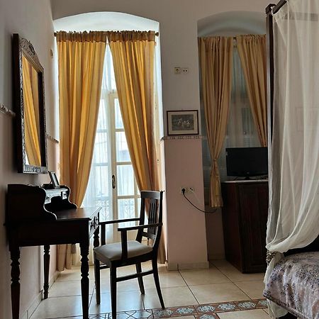 Monte Kristo Hotel Ermoupoli Ngoại thất bức ảnh
