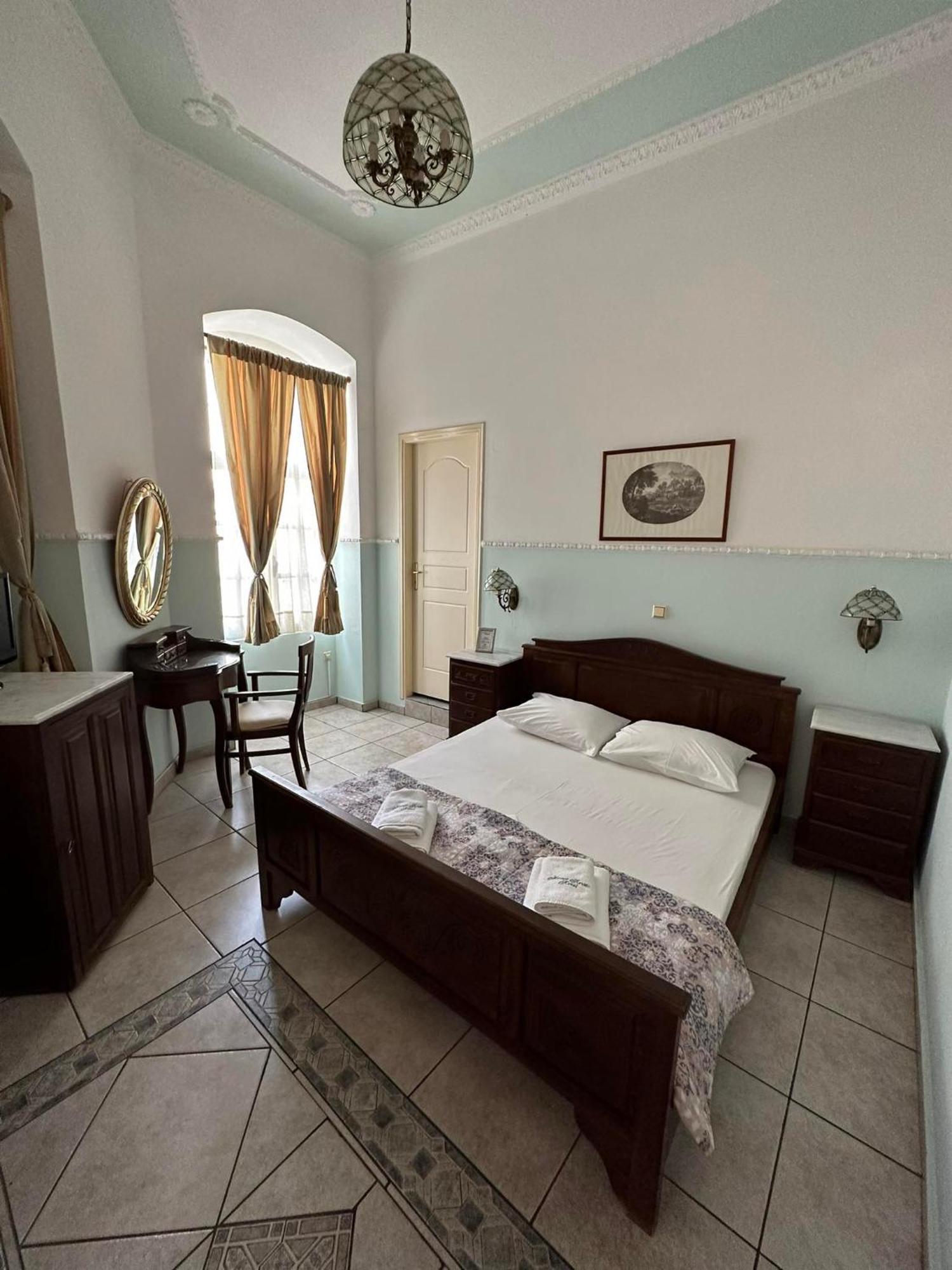Monte Kristo Hotel Ermoupoli Ngoại thất bức ảnh