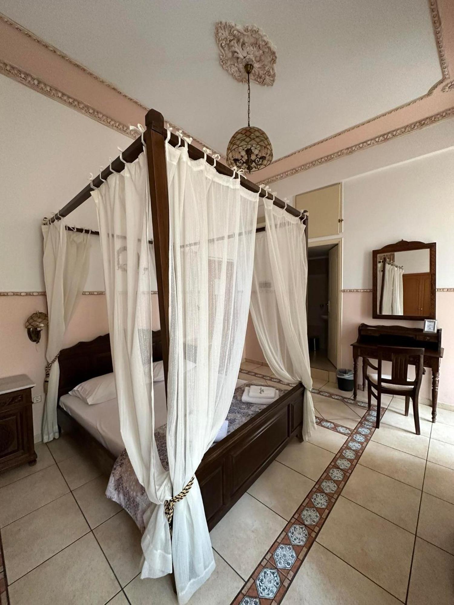 Monte Kristo Hotel Ermoupoli Ngoại thất bức ảnh