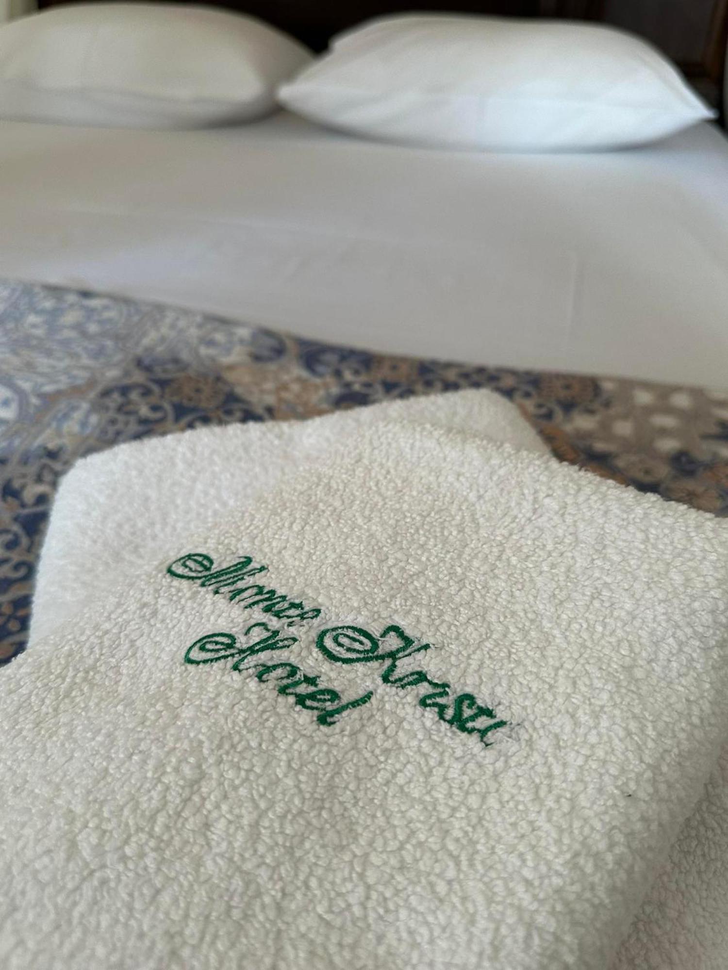 Monte Kristo Hotel Ermoupoli Ngoại thất bức ảnh