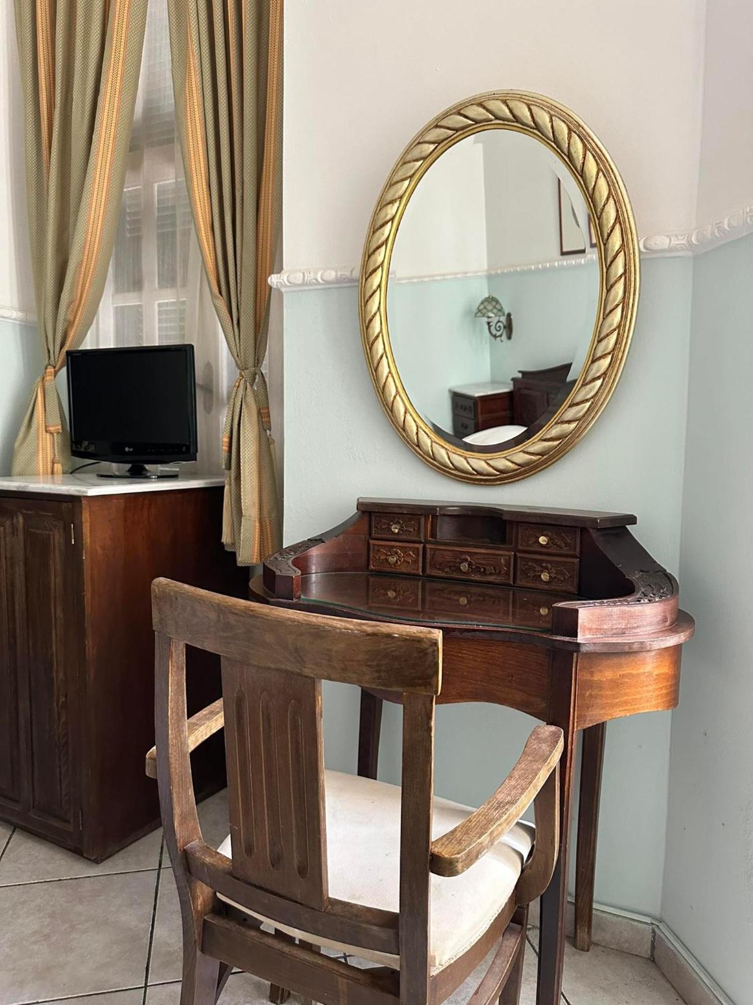 Monte Kristo Hotel Ermoupoli Ngoại thất bức ảnh