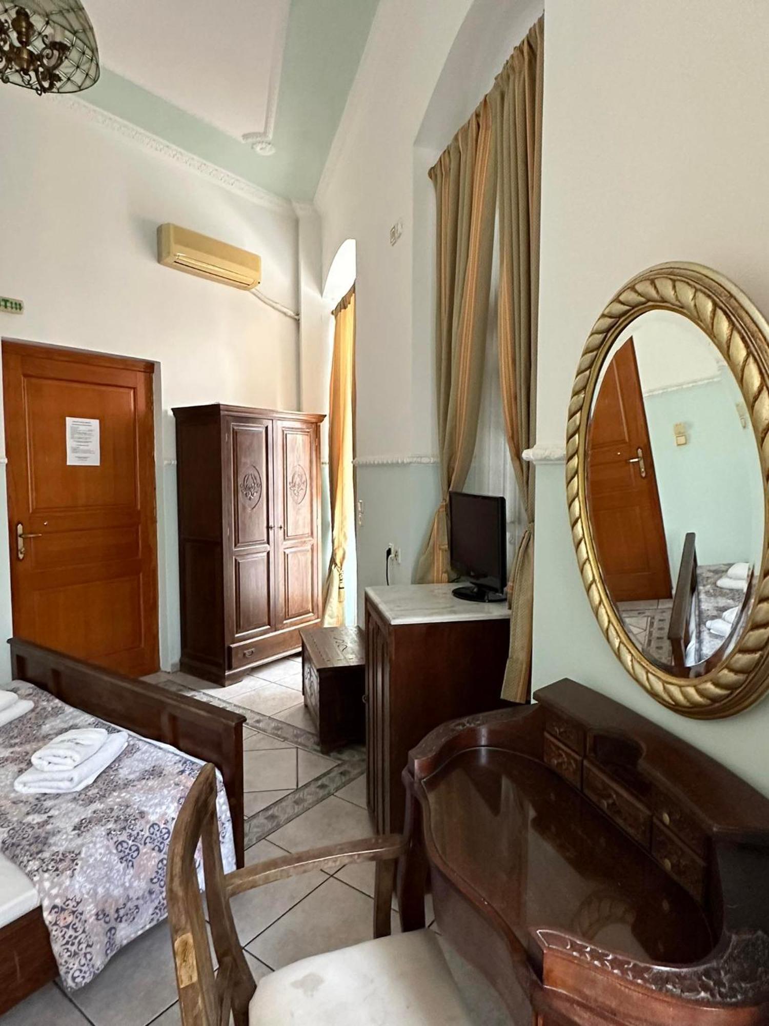 Monte Kristo Hotel Ermoupoli Ngoại thất bức ảnh