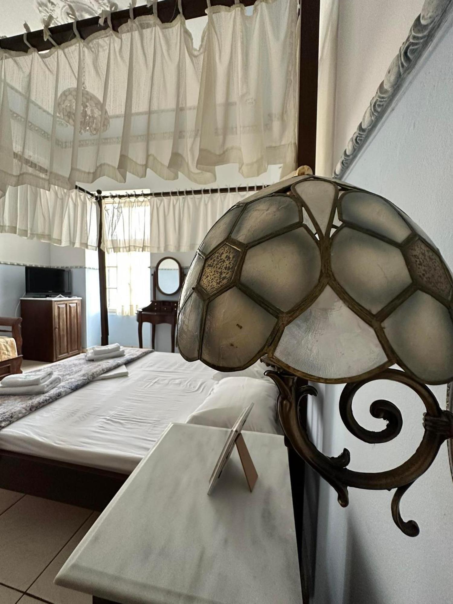 Monte Kristo Hotel Ermoupoli Ngoại thất bức ảnh
